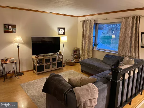 270 CANARY CIR, York, PA 17404