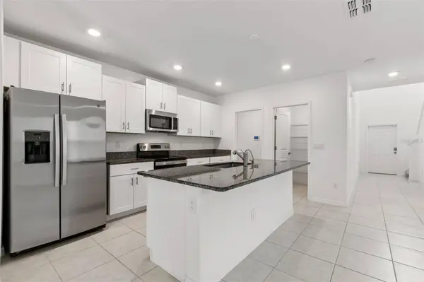 10072 BRANCHING SHIP TRCE, Wesley Chapel, FL 33545