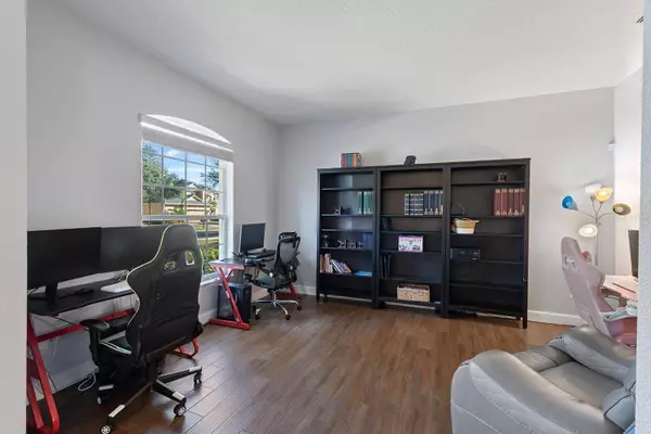 4916 PARKVIEW DR, St Cloud, FL 34771