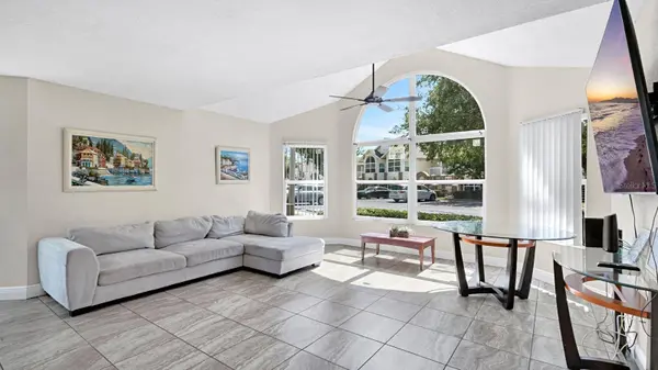 5009 LAGUNA BAY CIR #39, Kissimmee, FL 34746
