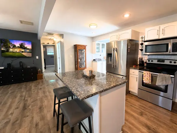 16301 Kennebec St, Southgate, MI 48195-3909