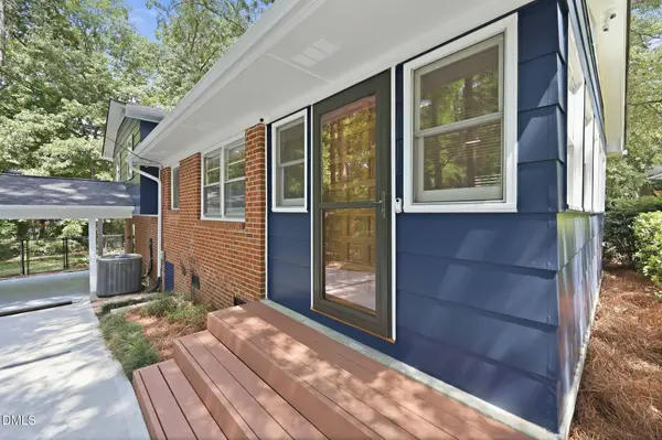 102 Lattimore LN, Durham, NC 27713