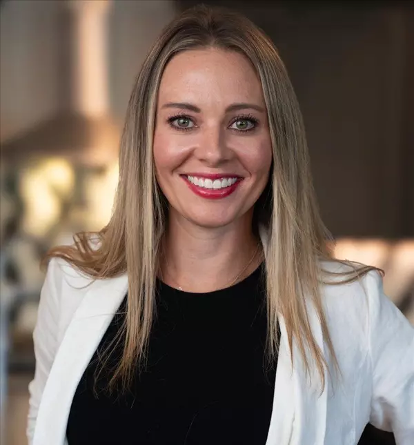 Danya Apostolope - LPT Realty