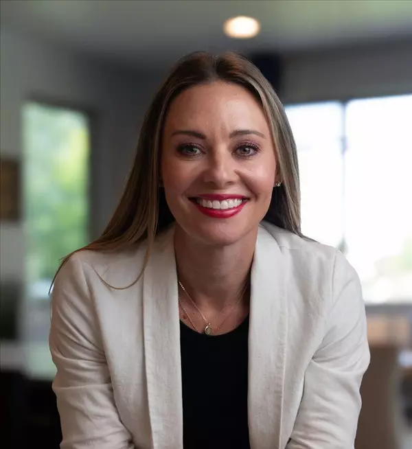 Danya Apostolope - LPT Realty