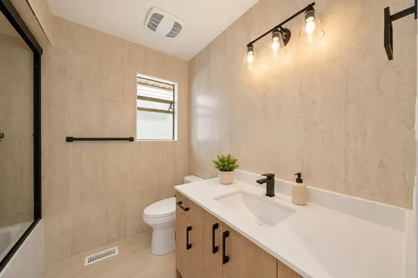 1576 161 ST, White Rock, BC V4A 4X8