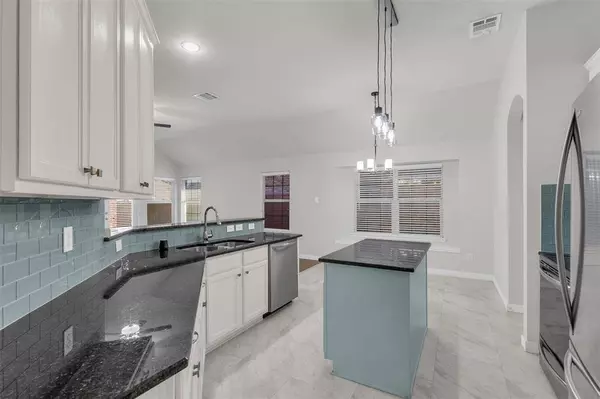 517 Highmoor Court, Oak Point, TX 75068