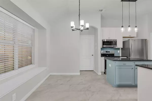 517 Highmoor Court, Oak Point, TX 75068