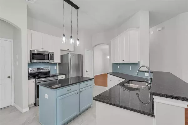 517 Highmoor Court, Oak Point, TX 75068