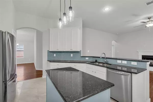 517 Highmoor Court, Oak Point, TX 75068