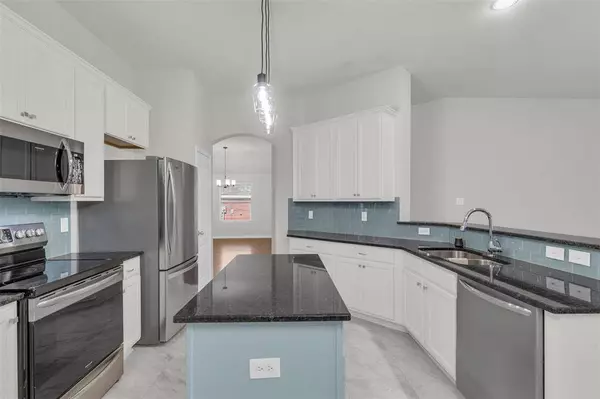 517 Highmoor Court, Oak Point, TX 75068