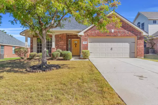 517 Highmoor Ct, Little Elm, TX 75068-6136