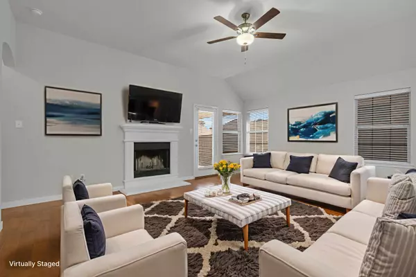 517 Highmoor Ct, Little Elm, TX 75068-6136