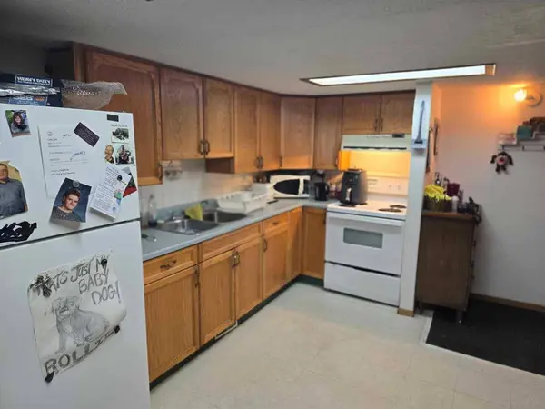 205 Reed AVE #1-7, Hayter, AB T0B1X0