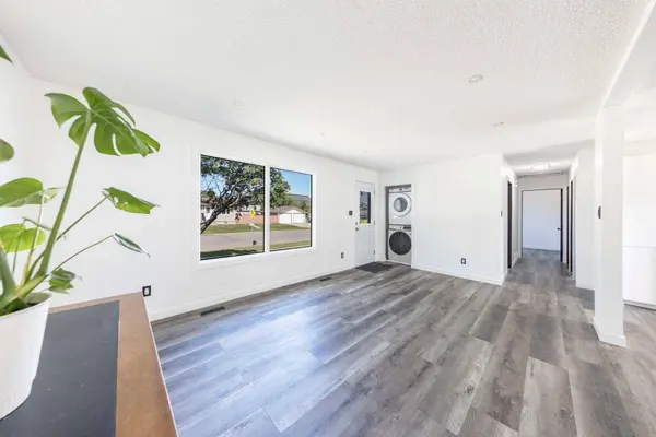 3103 47 AVE, Lloydminster, SK S9V 0E8