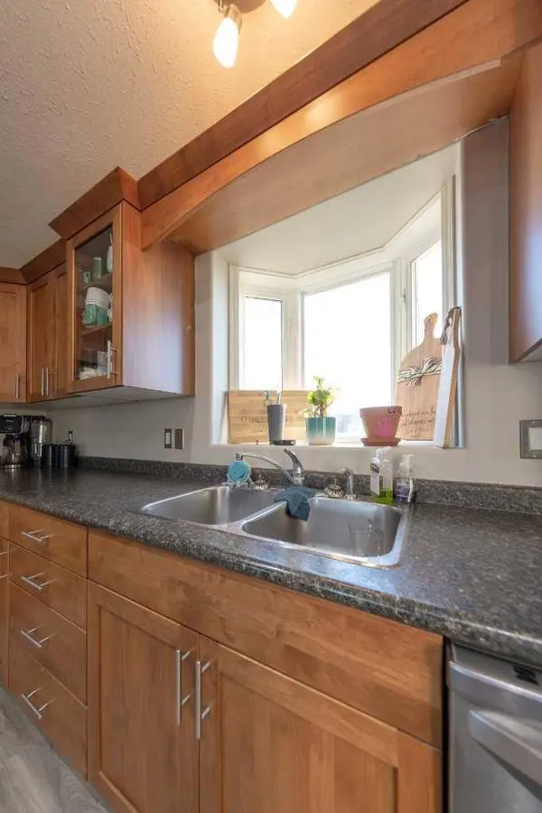 3711 45 Avenue Close, Lloydminster, SK S9V 2E8