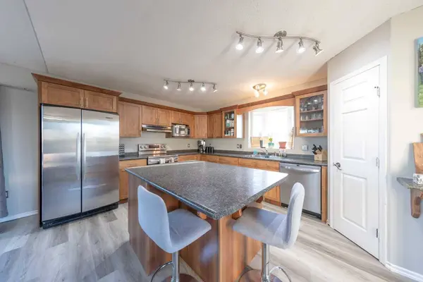 3711 45 Avenue Close, Lloydminster, SK S9V 2E8