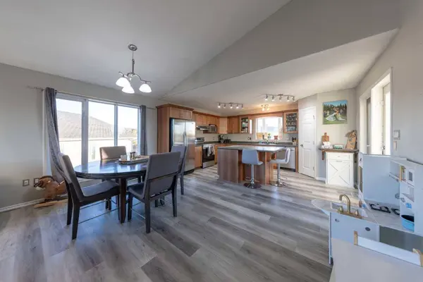 3711 45 Avenue Close, Lloydminster, SK S9V 2E8