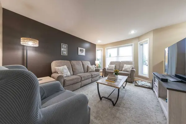 3207 66 AVE, Lloydminster, AB T9V 3H9