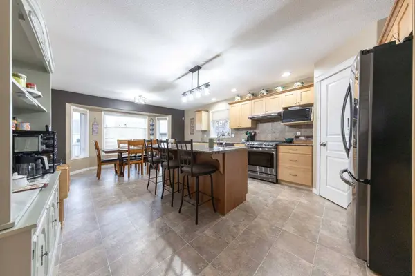 3207 66 AVE, Lloydminster, AB T9V 3H9