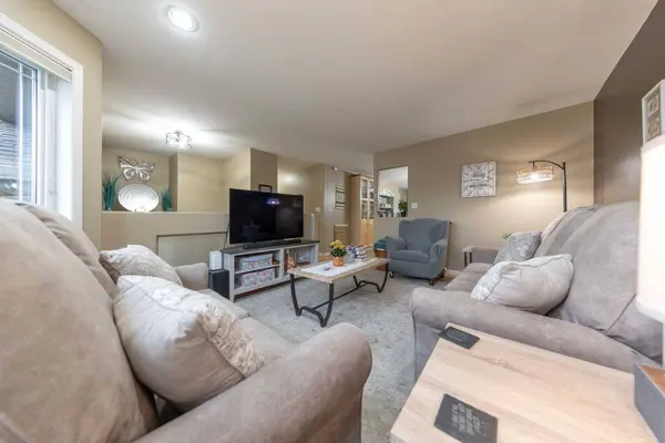 3207 66 AVE, Lloydminster, AB T9V 3H9