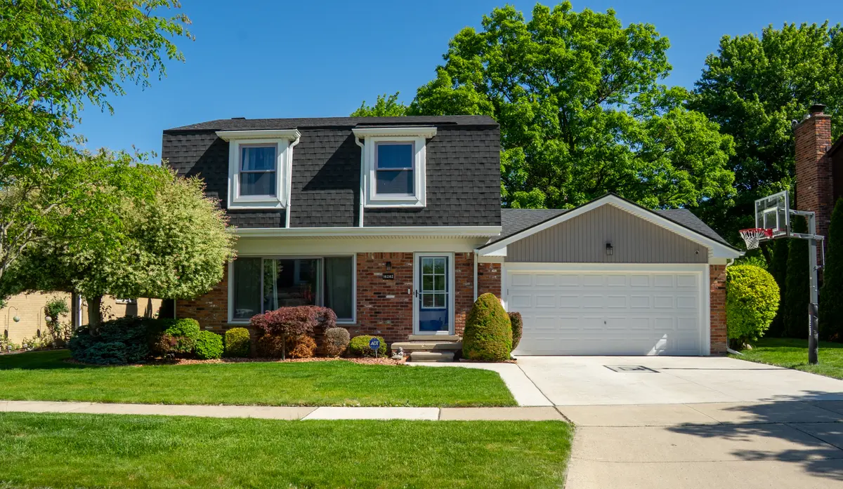 16282 Truwood St, Woodhaven, MI 48183-1622