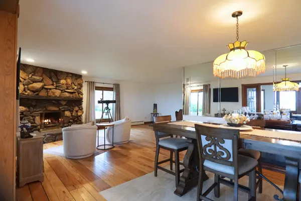 6210 Sterling Dr, Newport, MI 48166-9649