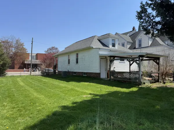 2624 10th St, Wyandotte, MI 48192-4906