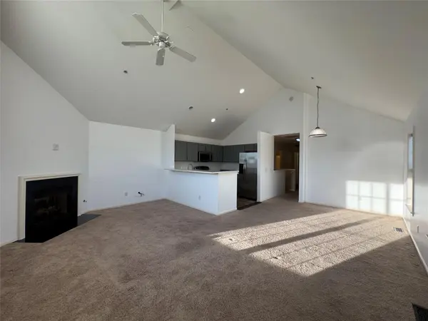 623 Worthington Dr, Lansing, MI 48906-5590