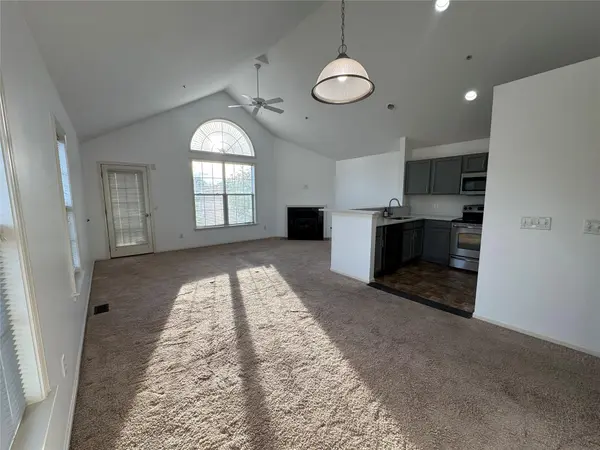 623 Worthington Dr, Lansing, MI 48906-5590