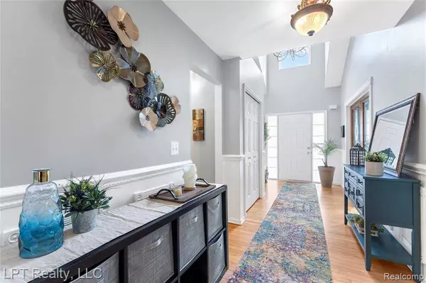 25345 Hunter Lane, Flat Rock, MI 48134