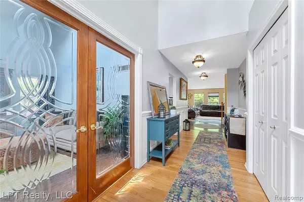 25345 Hunter Lane, Flat Rock, MI 48134