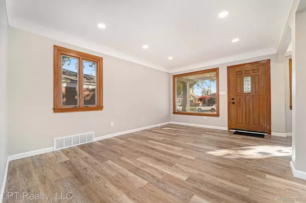 16546 Philomene BLVD, Allen Park, MI 48101