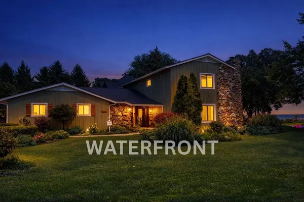 6210 Sterling Dr, Newport, MI 48166-9649