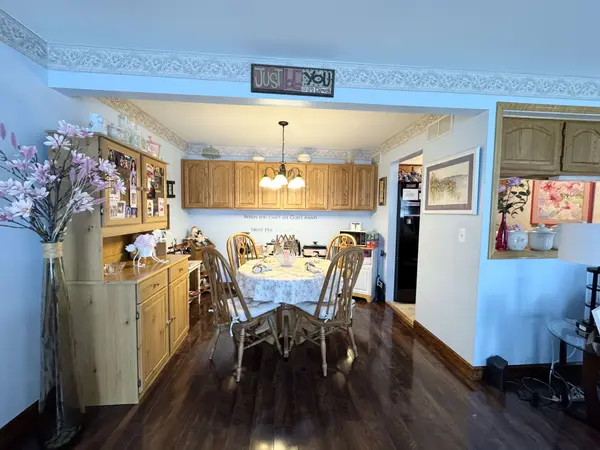 28382 Brookfield Ct, Brownstown Twp, MI 48183-5005