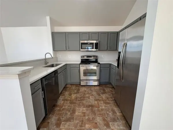 623 Worthington Dr, Lansing, MI 48906-5590