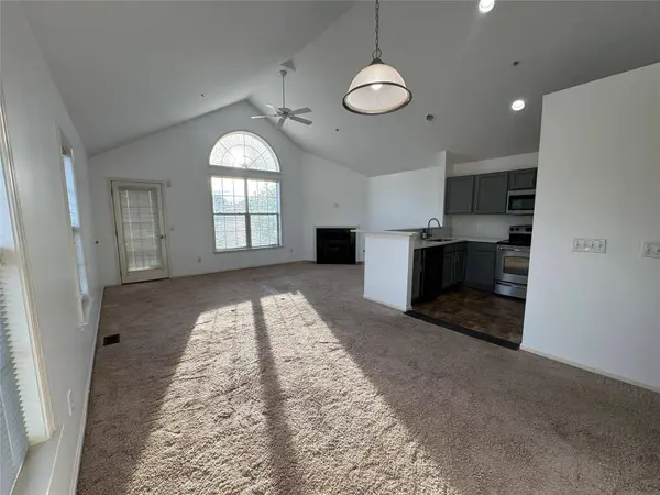 623 Worthington Dr, Lansing, MI 48906-5590