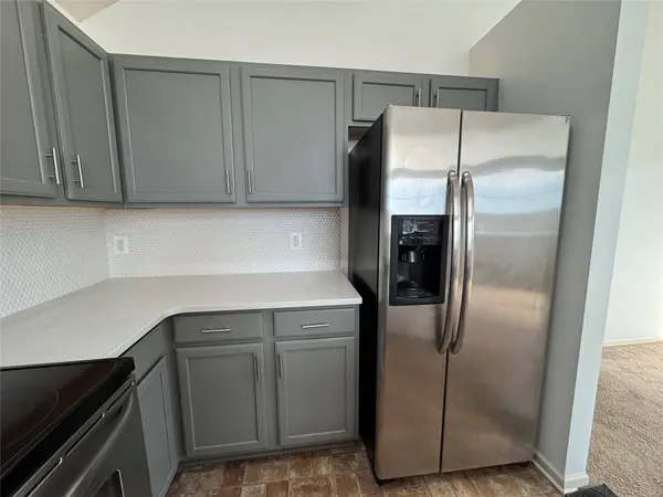623 Worthington Dr, Lansing, MI 48906-5590