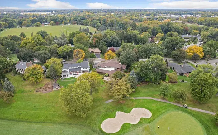 Golf Community Living
