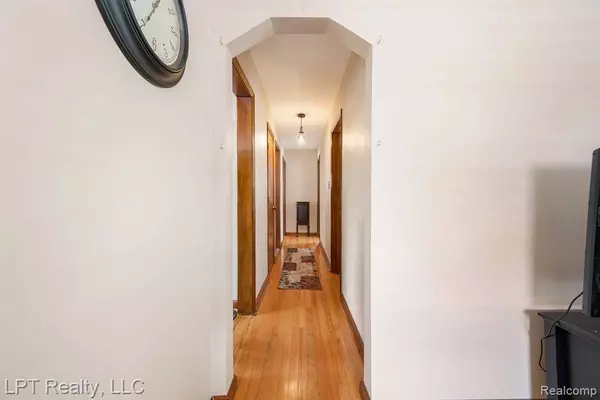 15246 Jonas Avenue, Allen Park, MI 48101