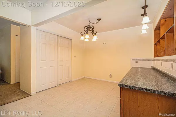 2160 Malvina ST, Lincoln Park, MI 48146