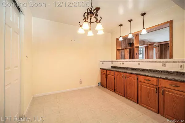 2160 Malvina ST, Lincoln Park, MI 48146