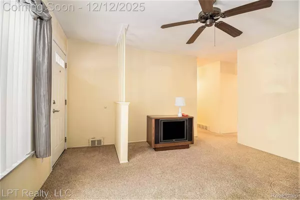 2160 Malvina ST, Lincoln Park, MI 48146