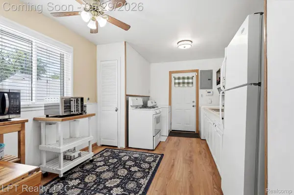 8032 Clippert ST, Taylor, MI 48180