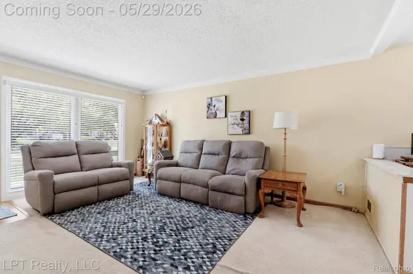 8032 Clippert ST, Taylor, MI 48180
