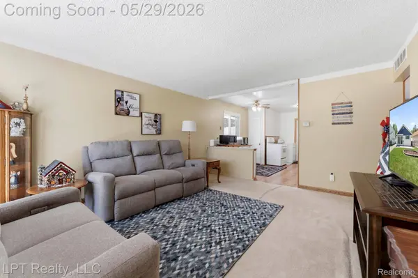 8032 Clippert ST, Taylor, MI 48180