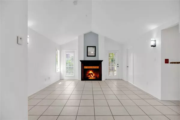 241 AFTON SQ #308, Altamonte Springs, FL 32714