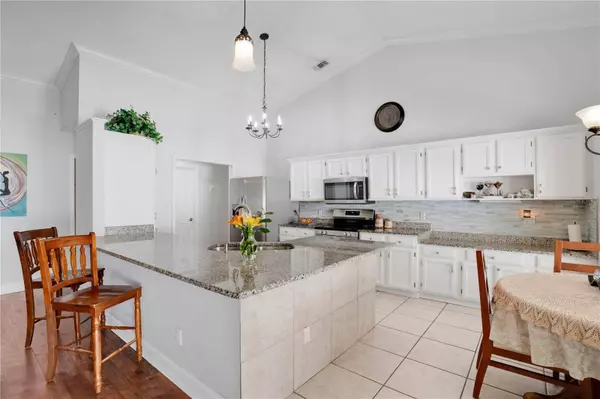 1040 BIG OAKS BLVD, Oviedo, FL 32765