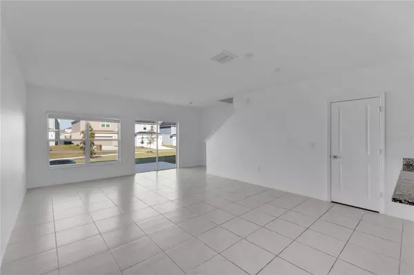 625 STONEY POINT CIR, Davenport, FL 33896