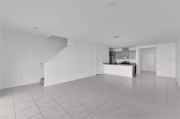 625 STONEY POINT CIR, Davenport, FL 33896