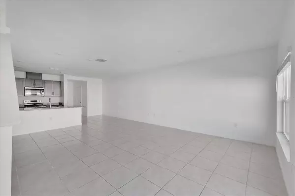 625 STONEY POINT CIR, Davenport, FL 33896